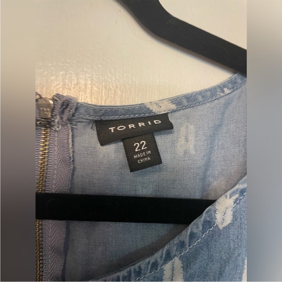 Torrid Feather Print Cotton Denim Chambray Dress - Picture 6 of 10